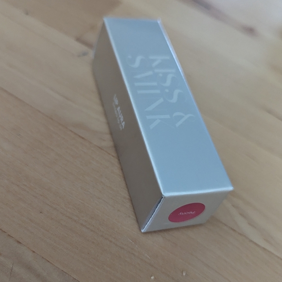 🆕NWT Kiss & Smink Aura Tinted Lip Oil in Peony, Vegan & Cruelty free 😘💓 - Picture 6 of 6